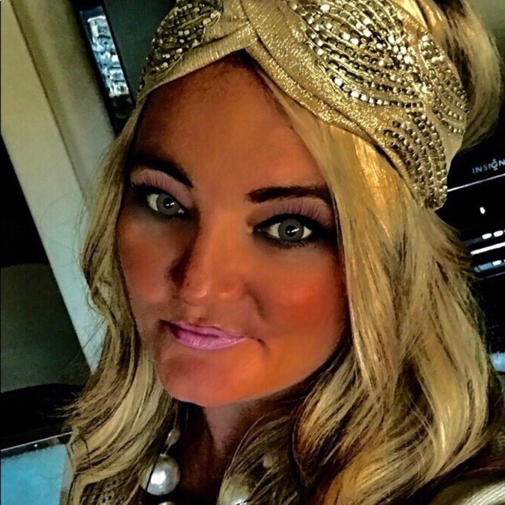 Meet your Posher, Lana